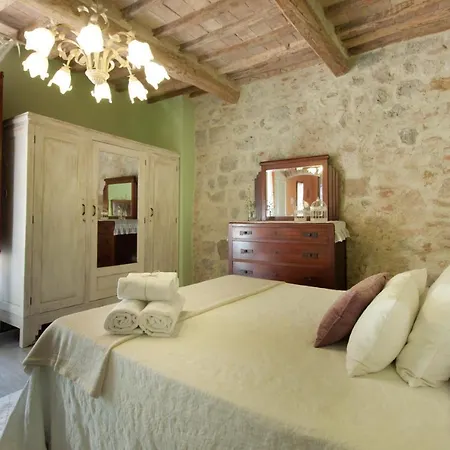 Apartment La Casina Di Elena, Romantic In *